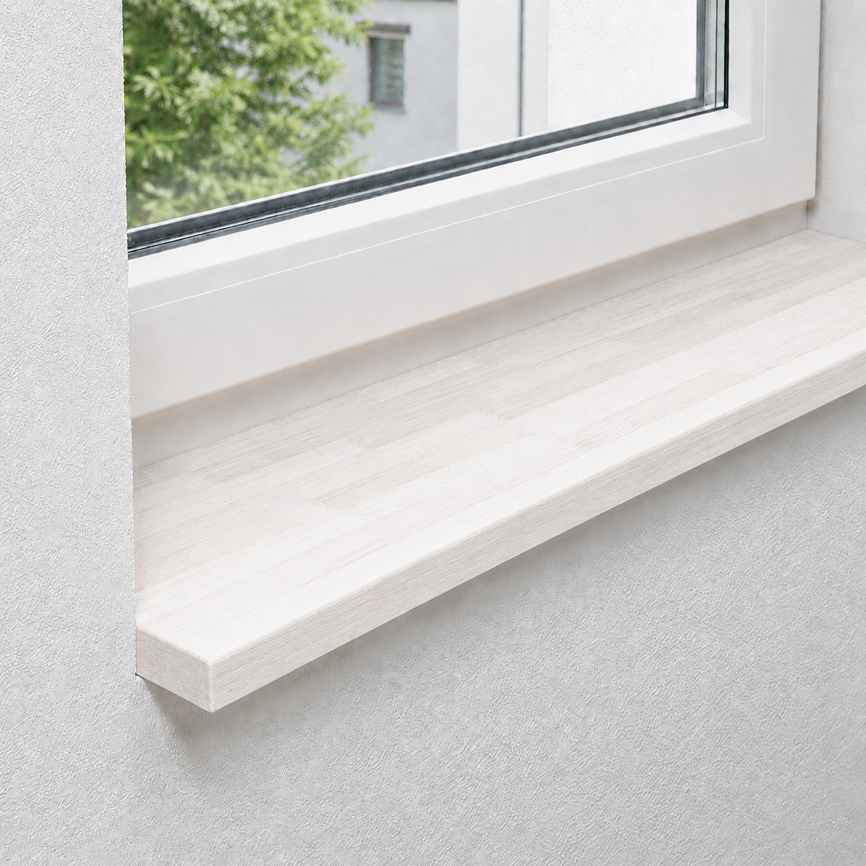 Vensterbank van massief, gestoomd beukenhout met rode kern en gevingerlaste lamellen