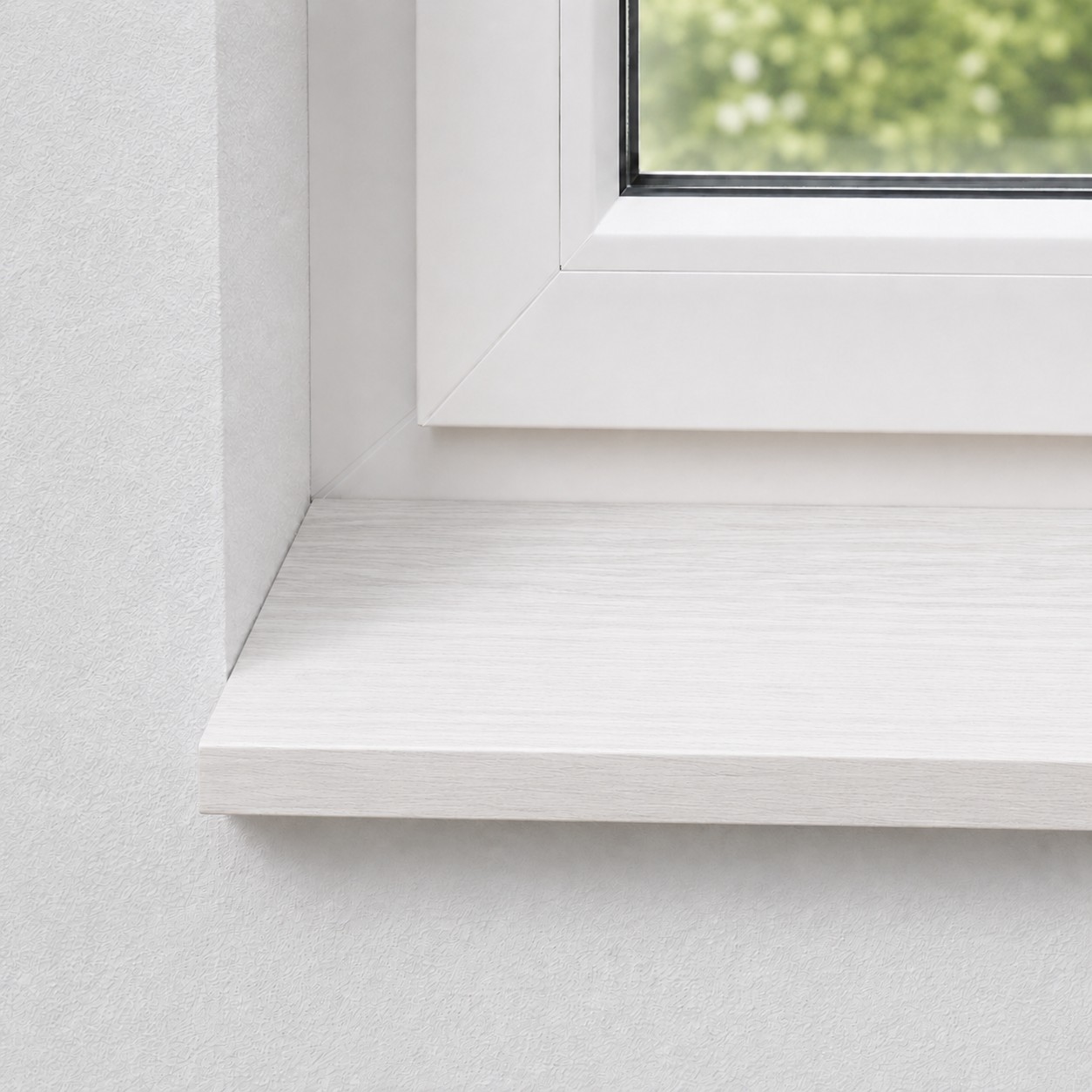 Vensterbank van massief, gestoomd beukenhout met doorlopende lamellen